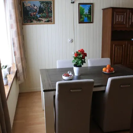 3-bedroom Home, Walking Distance To Train Station *