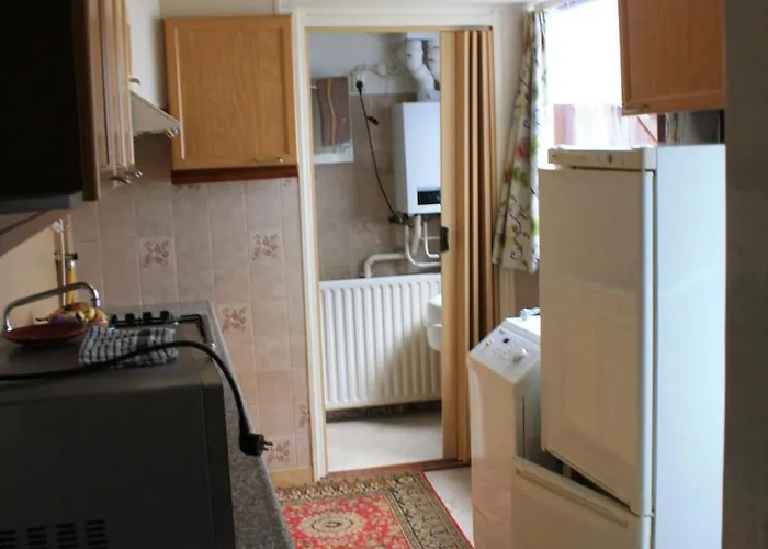 3-bedroom Home, Walking Distance To Train Station * Voorschoten