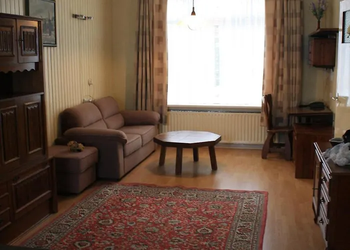 3-bedroom Home, Walking Distance To Train Station * Voorschoten